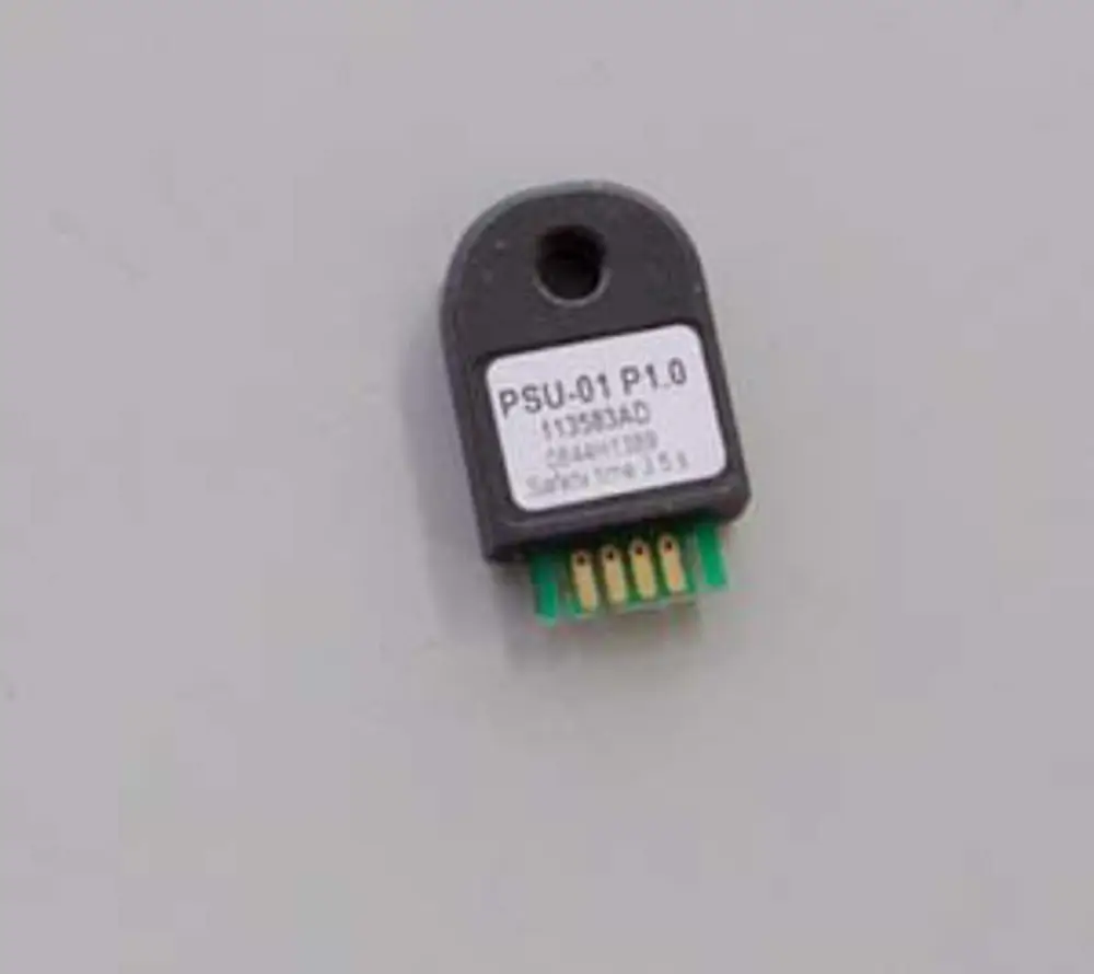 Schwarze Platine mit fünf Anschluss-Pins, beschriftet mit "PSU-01 P1.0", zeigt Markenlogo von Remeha und Parameterinformationen für eine Storage Unit.